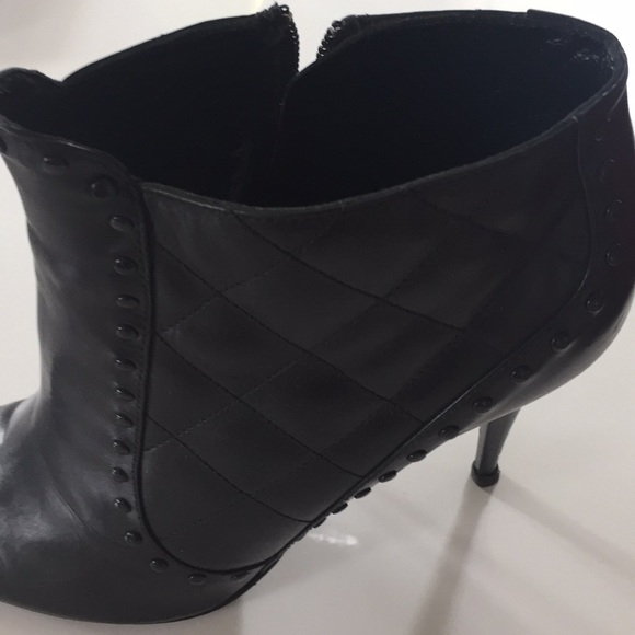 Burberry London quilted and studded ankle boots. - Picture 6 of 7